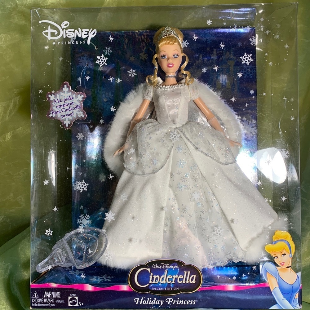 Disney 2004 Cinderella Holiday Princess